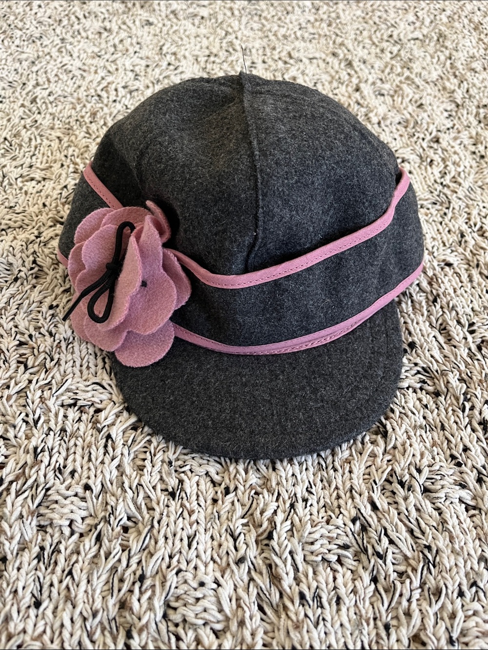 Girls Charcoal Wool Cap with Pink Flower Accent - Picture 1 of 4